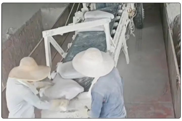 潔匠凈化水泥廠安裝高壓噴霧設備實現除臭 潔匠凈化水泥廠安裝高壓噴霧設備實現除臭