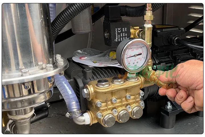 潔匠凈化污泥制磚利用高壓噴霧設(shè)備實(shí)現(xiàn)除臭 潔匠凈化污泥制磚利用高壓噴霧設(shè)備實(shí)現(xiàn)除臭