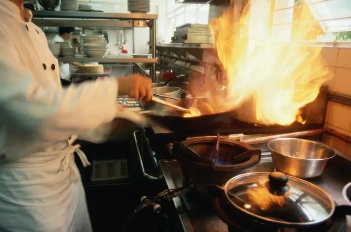 警惕餐飲油煙異味！北京執(zhí)行《排放標(biāo)準(zhǔn)》，最高罰款100萬(wàn)！